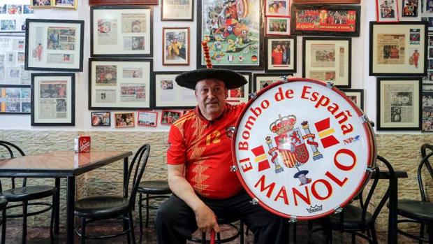 Manolo el del bombo abandona su «templo»