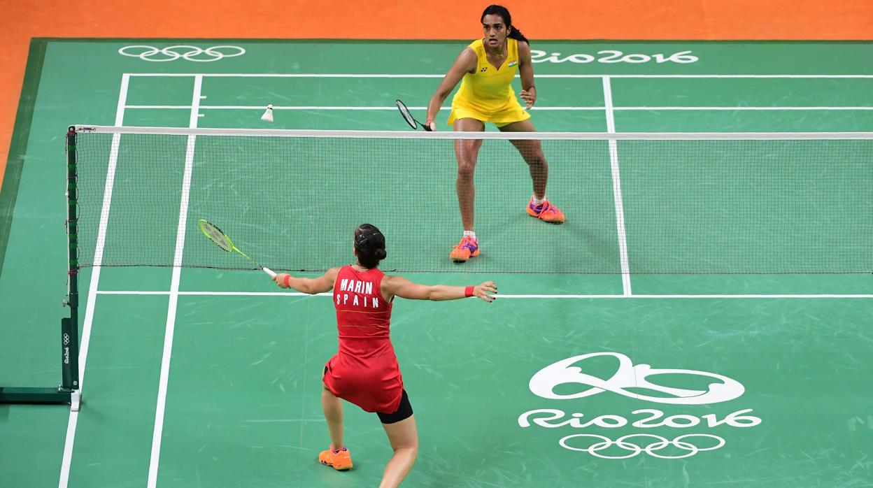 Carolina Marín y Pusarla Sindhu, que se enfrentarán en la final del Mundial, durante los Juegos de Río de 2016