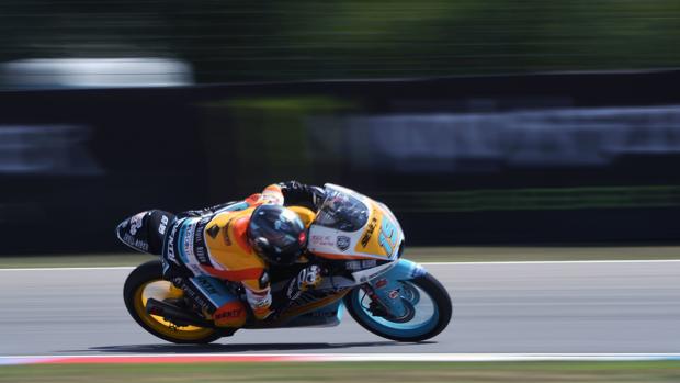 Los favoritos se duermen y Kornfeil lo aprovecha para lograr la pole