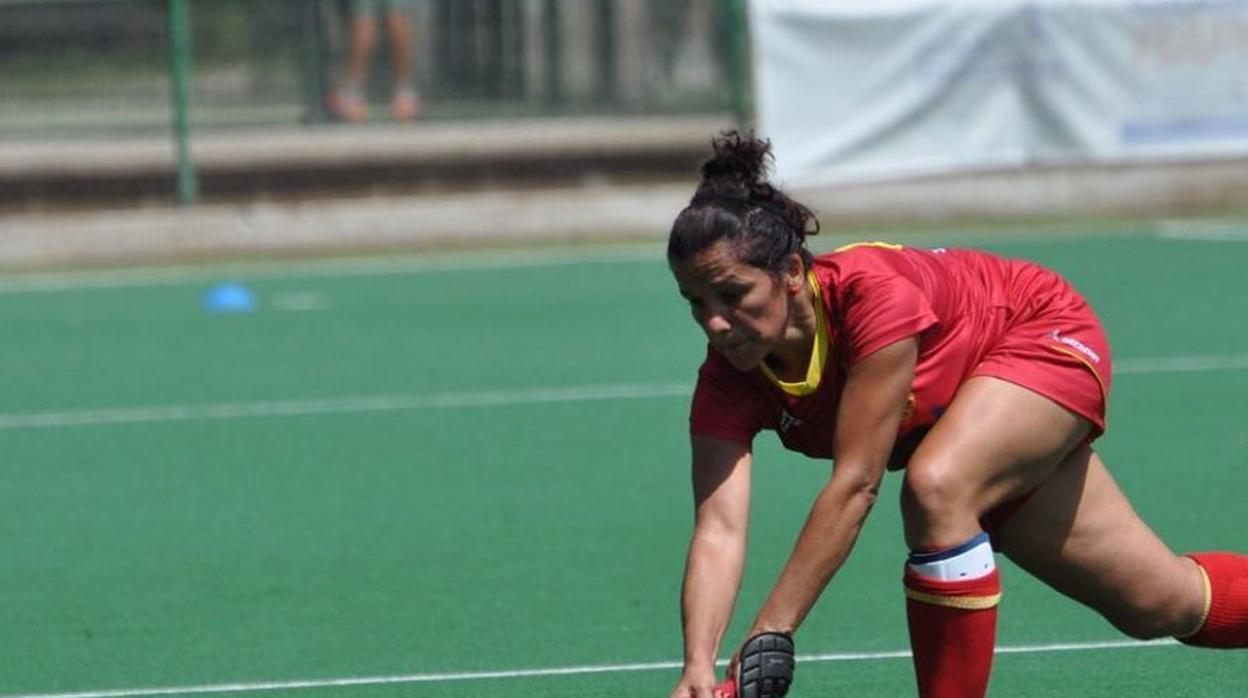 La chiclanera Marian Ruiz en una jugada de hockey