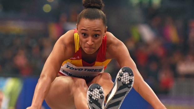 Ana Peleteiro, a la final de un solo salto