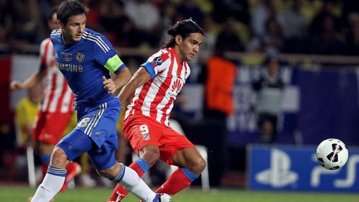 Falcao marcó tres goles al Chelsea en 2012