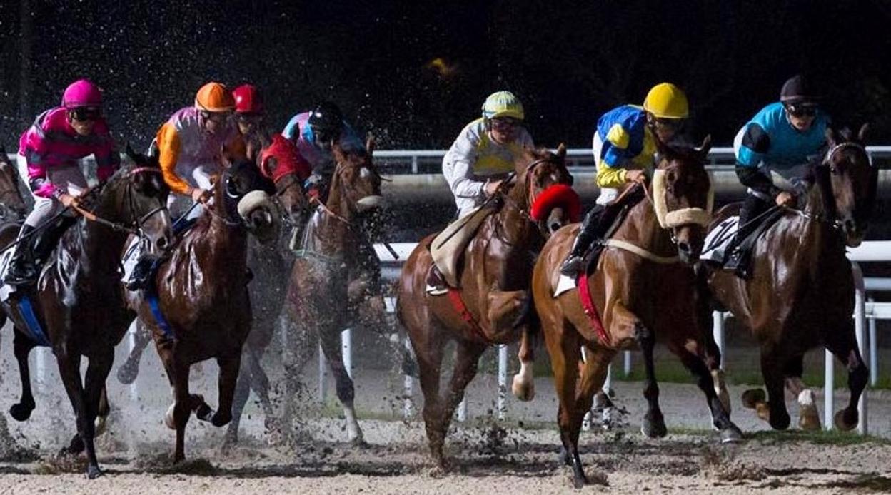 Carreras nocturnas en el Hipódromo de la Zarzuela