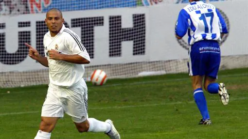 Ronaldo celebrando un gol contra el Añavés con uno de sus gestos clásicos