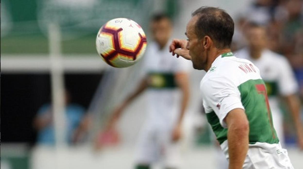 Un Elche peleón frustra el estreno de Osasuna en El Sadar