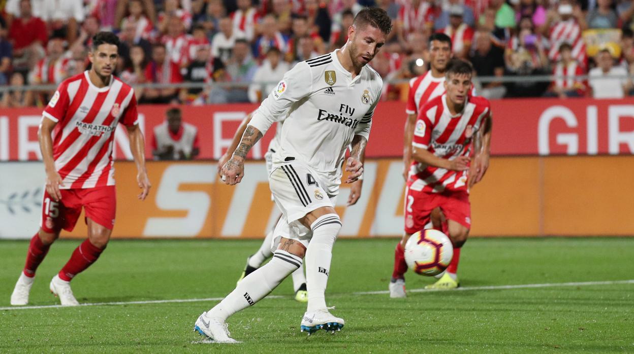 Sergio Ramos lanza el penalti a lo Panenka frente al Gerona