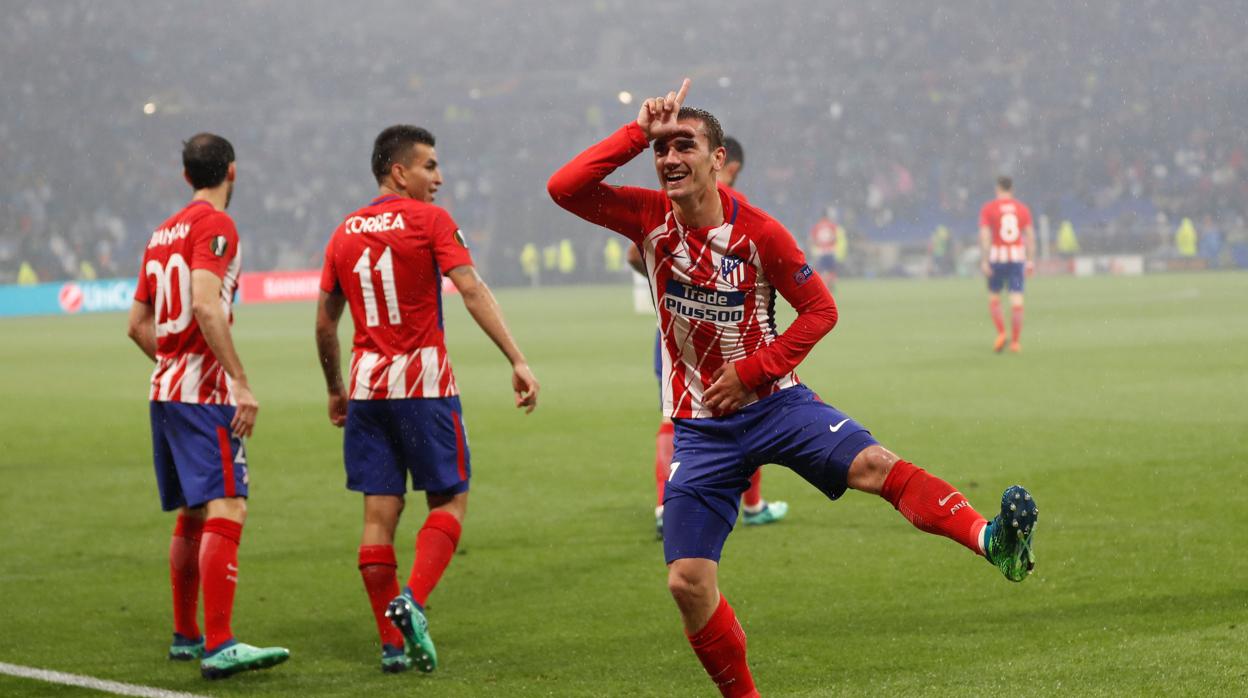 Griezmann haciendo su gesto de celebración al anotar un gol con el Atlético de Madrid