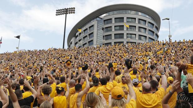 La tierna tradición de los Iowa Hawkeyes