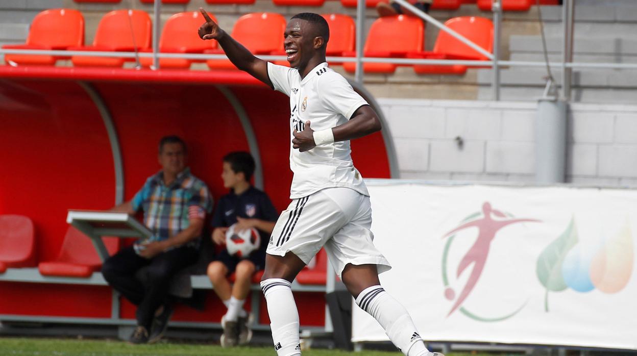 Vinicius celebra un gol con el Real Madrid Castilla