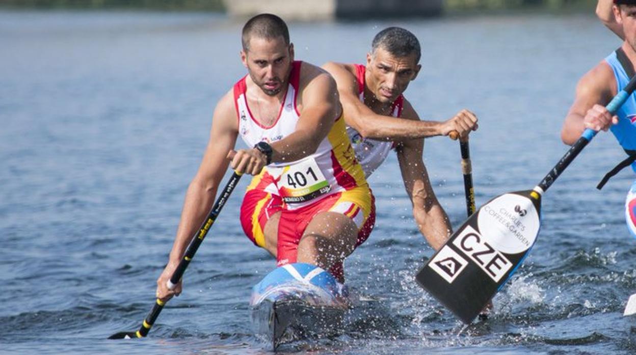 Los palistas Romero y Graña durante la prueba