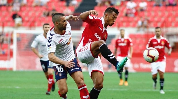 Manu del Moral da la primera victoria al Nástic