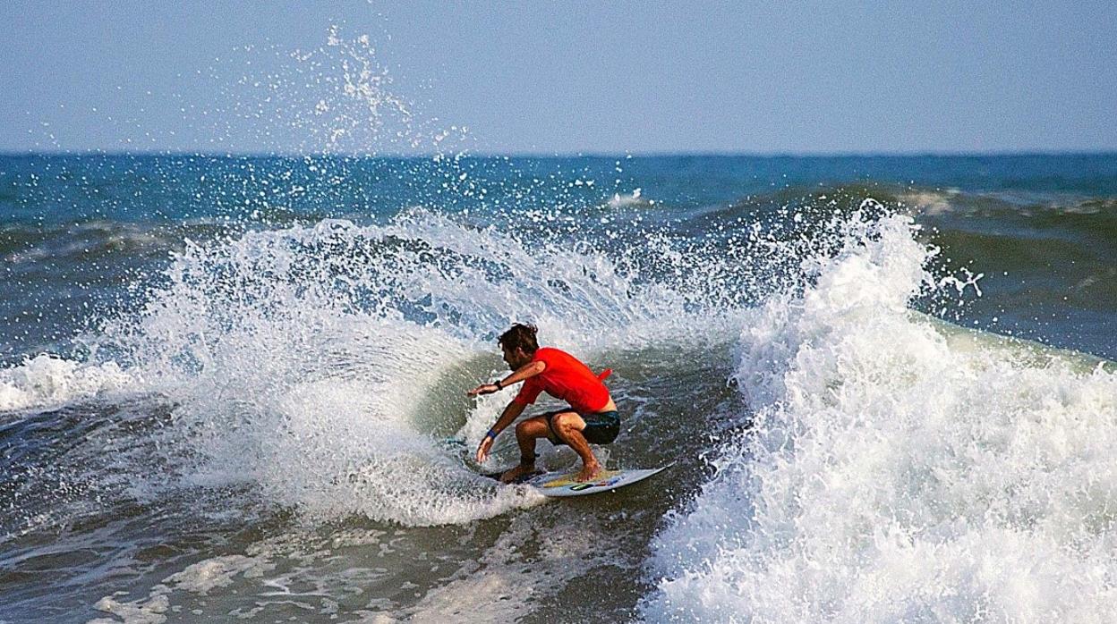 Buen debut de España en los ISA World Surfing Games 2018