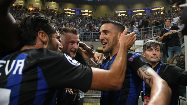 El Inter remonta con dos goles de última hora