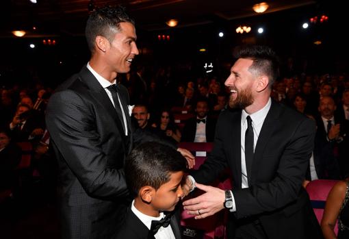 Cristiano Ronaldo y Messi en una gala del mejor jugador del año
