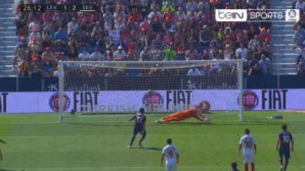 En vídeo, LaLiga (J5): La parada de Vaclik de penalti en el Levante-Sevilla