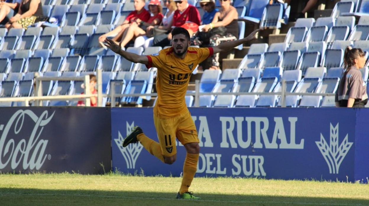 El genial gol de Isi Ros en el Recreativo - UCAM Murcia