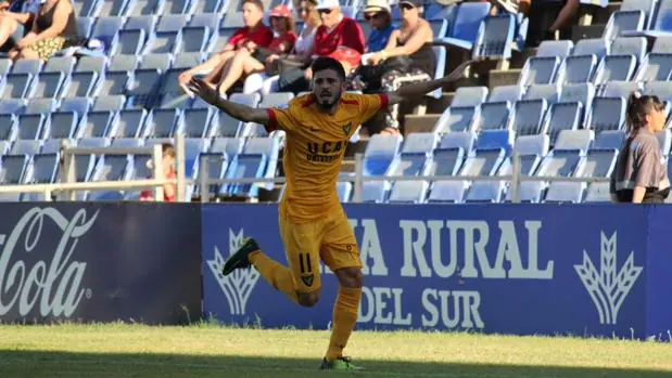 El genial gol de Isi Ros en el Recreativo - UCAM Murcia