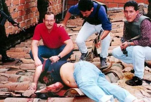 Pablo Escobar, el 2 de diciembre de 1993, matado por el 'Bloque de Búsqueda'