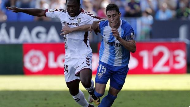 El Málaga refuerza el liderato tras remontar ante un duro Albacete