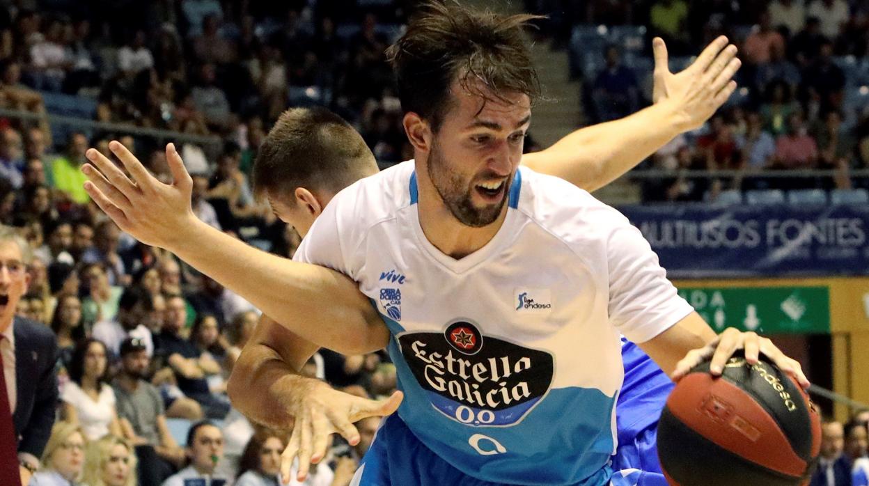 El Valencia vence al Obradoiro con un triple sobre la bocina