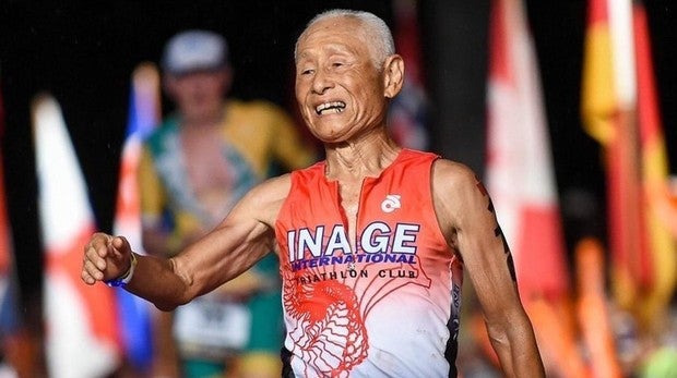 El héroe de 86 años que completó el Ironman