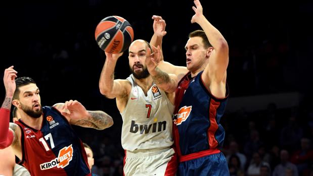 Milutinov entierra las opciones del Baskonia ante el Olympiacos