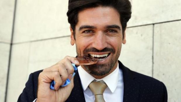 Javier Hernanz recibe su bronce mundial