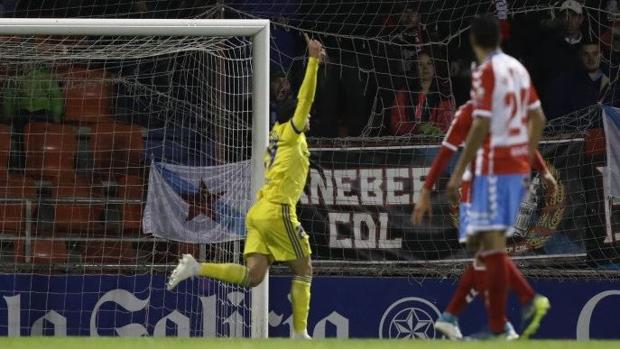 El Cádiz pone fin a su mala racha con una remontada en Lugo