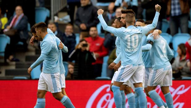 Iago Aspas, con un triplete, salva a Antonio Mohamed