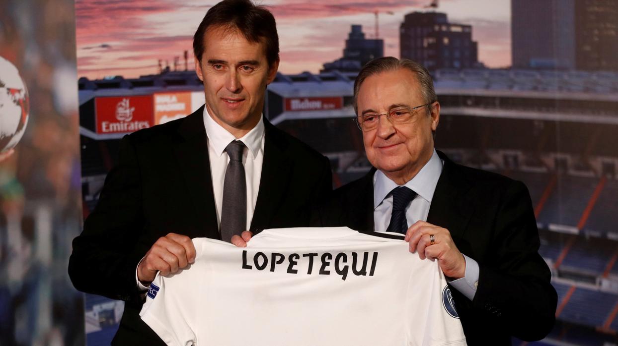 Lopetegui, con Florentino Pérez, el día de su presentación