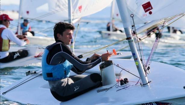 Javier Amondarain pasa a liderar el Campeonato de España de Laser 4.7