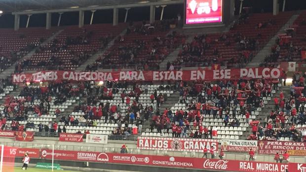 Rebelión de la afición del Real Murcia contra el presidente del club