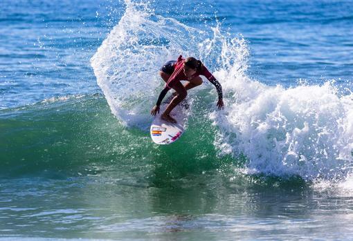 Nadia Erostarbe y Lucía Machado llegan a la jornada final del ISA World Junior con sus opciones intactas