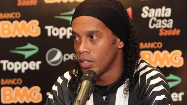 Embargan las cuentas de Ronaldinho y solo encuentran 6 euros