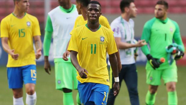 Vinicius se luce con Brasil y elogia a Solari