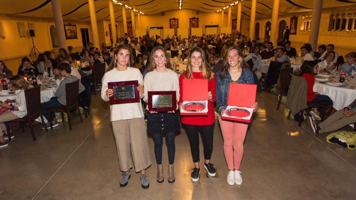 Marina Garau, Blanca Cabot, Paula Van Wieringen y Mar Gil, oro y bronce en el mundial sub 17 de 420.