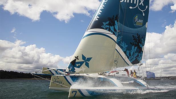 El «Olmix», de Pierre Antoine gana en los Multi Rhum con un nuevo récord