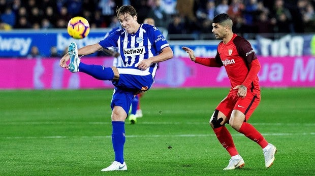 Abelardo deja sin liderato al Sevilla