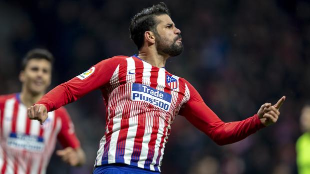 Diego Costa valora pasar por el quirófano