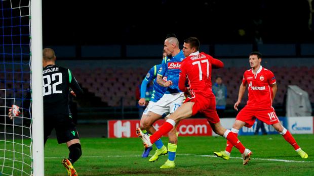 El Nápoles no falla y se la jugará en Anfield