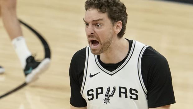 Pau Gasol, baja indefinida