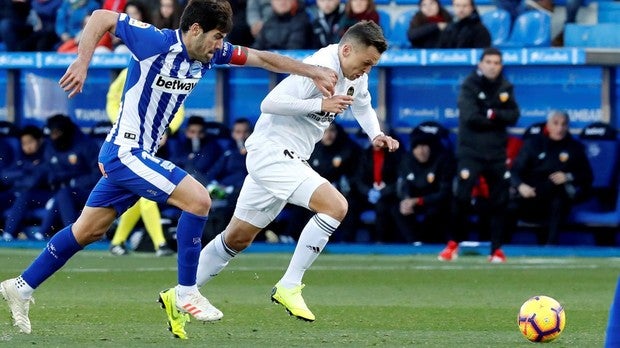 La pegada del Alavés tumba al Valencia