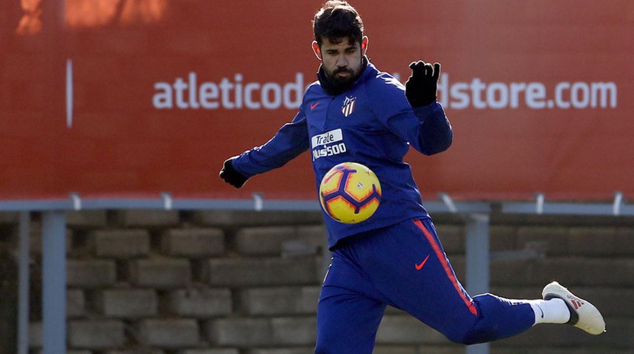 Diego Costa entra en una lista con solo cuatro defensas