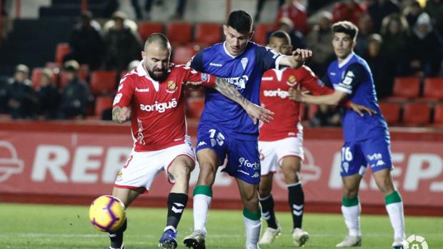 Un golazo de Fali decide para un Nàstic que perdona la goleada