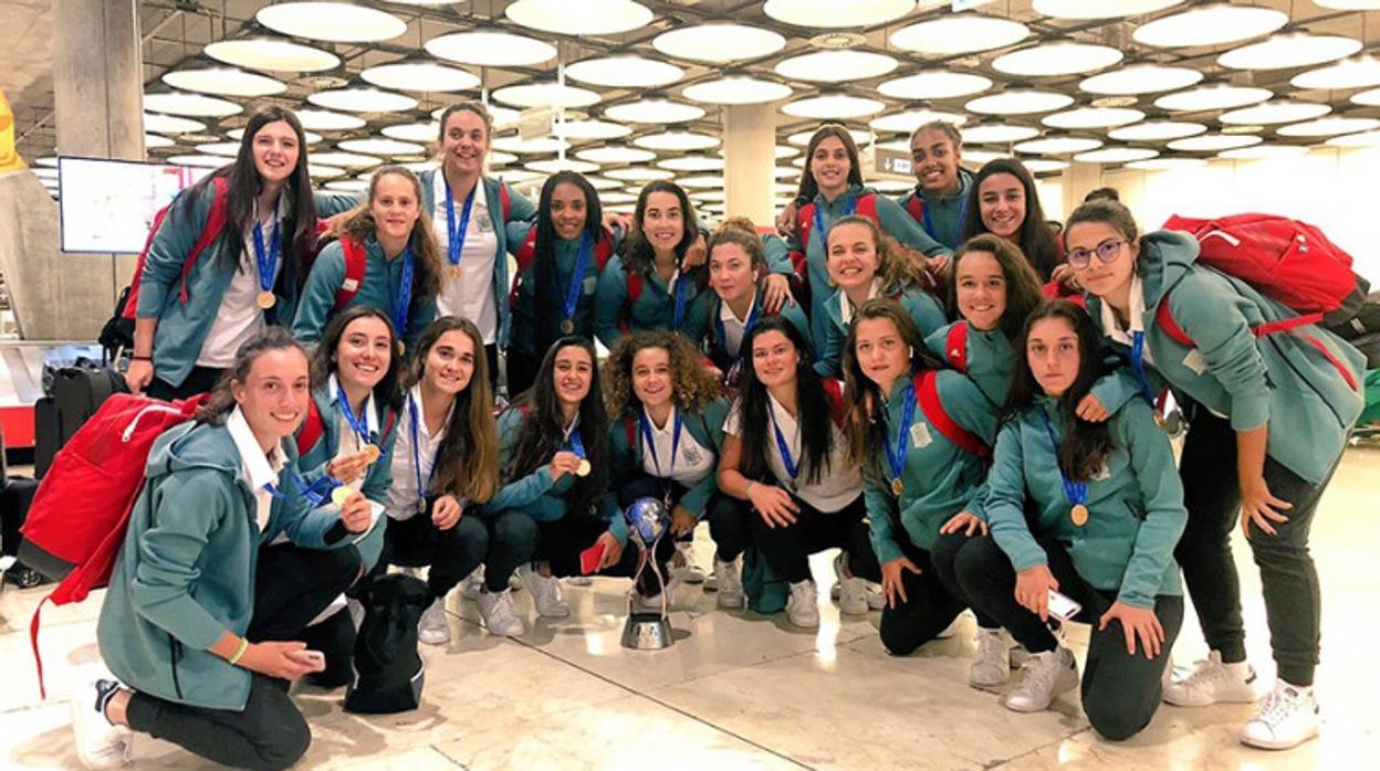 Homenaje a las campeonas del mundo sub 17 en directo