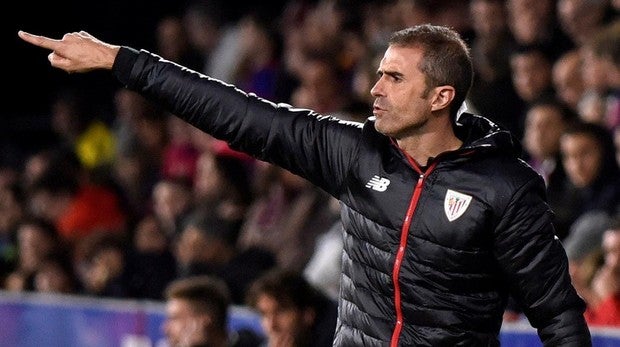 El Athletic golea al Huesca en el debut de Garitano