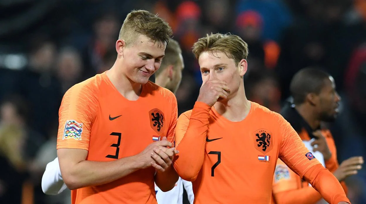 De Ligt y De Jong tras un partido con la selección holandesa