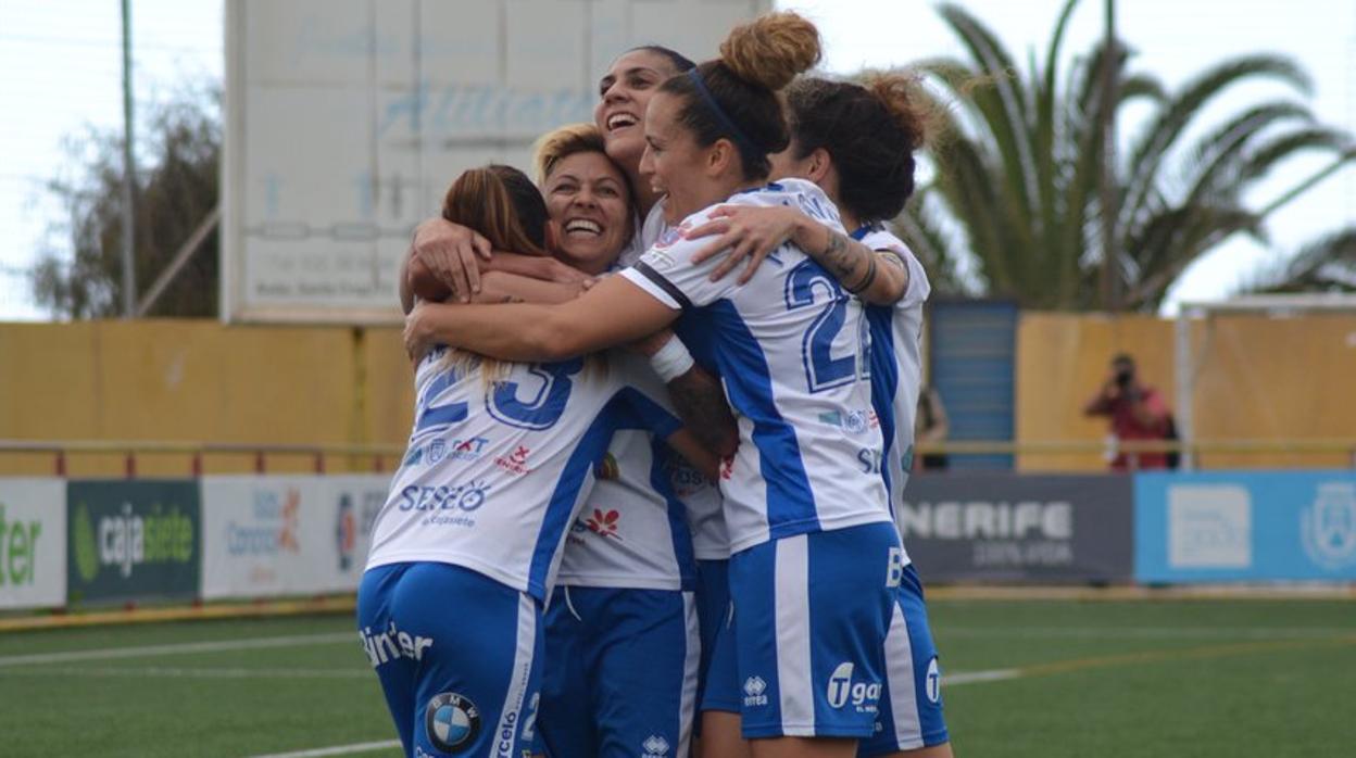 Las jugadoras del Tenerife celebrando una victoria