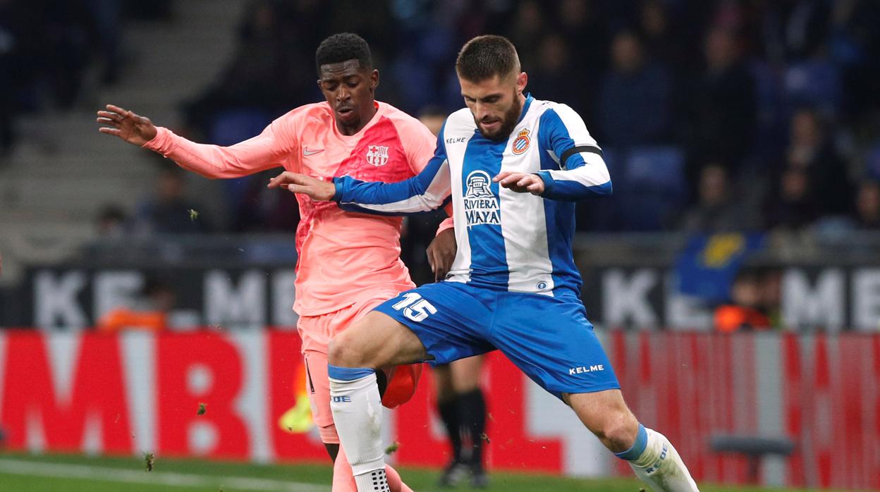 Dembélé durante una jugada ente el Barcelona y el Espanyol