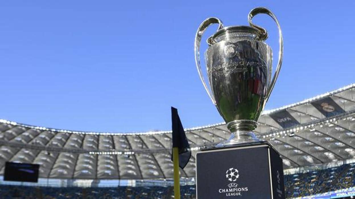 La UEFA desmiente que contemple jugar la Champions en fin de semana